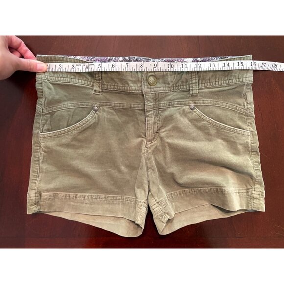 Athleta Casual Corduroy Chino Shorts in Olive Green Size 8 - Picture 8 of 11